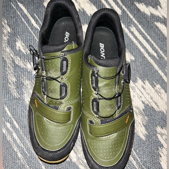 Bontrager mountain bike shoes - Picture 1 of 5